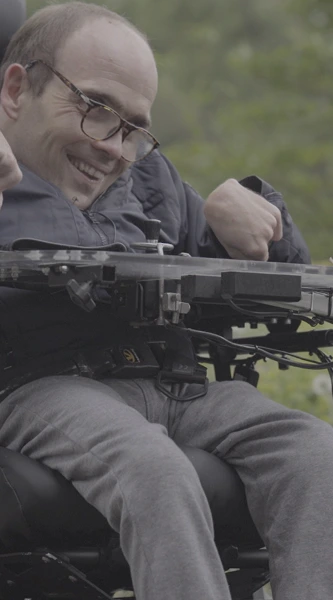 card-one-floating-image-2